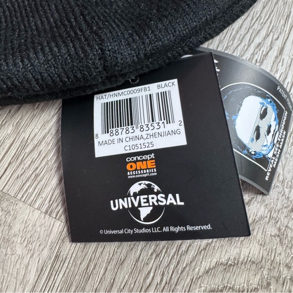 Halloween Roll-Down Beanie Teveal Mask NWT Universal Horror Michael Myers - Picture 6 of 6